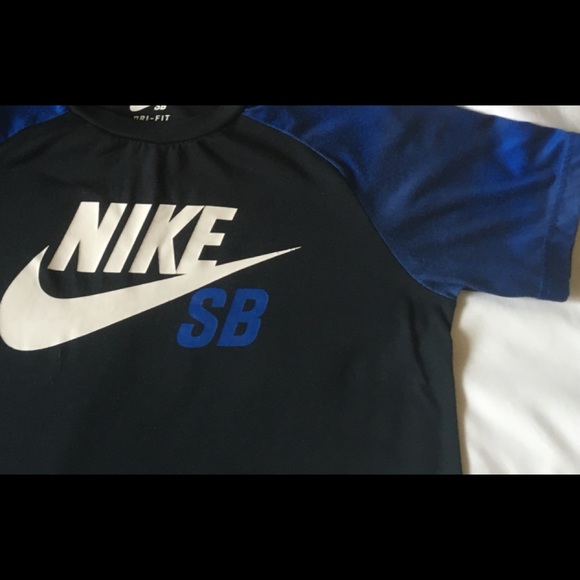 Nike Youth Skateboarding Tee shirt top L - Picture 3 of 4